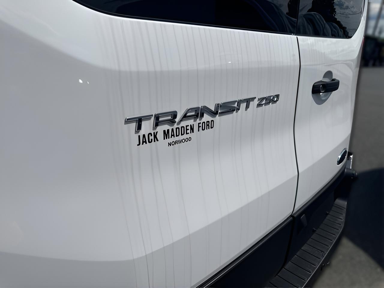 2024 Ford Transit-250 Base Low Roof Cargo