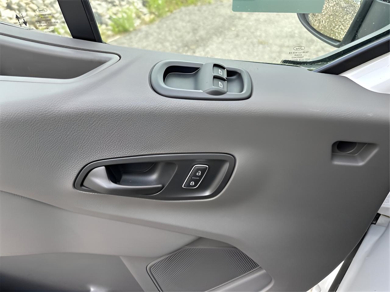 2024 Ford Transit-250 Base Low Roof Cargo