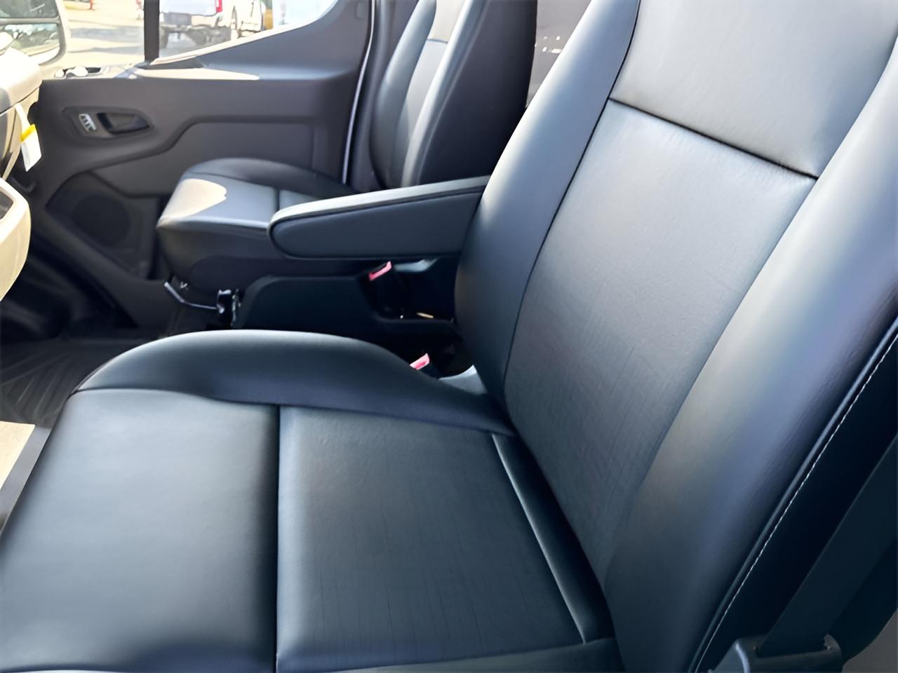 2024 Ford Transit-250 Base Low Roof Cargo