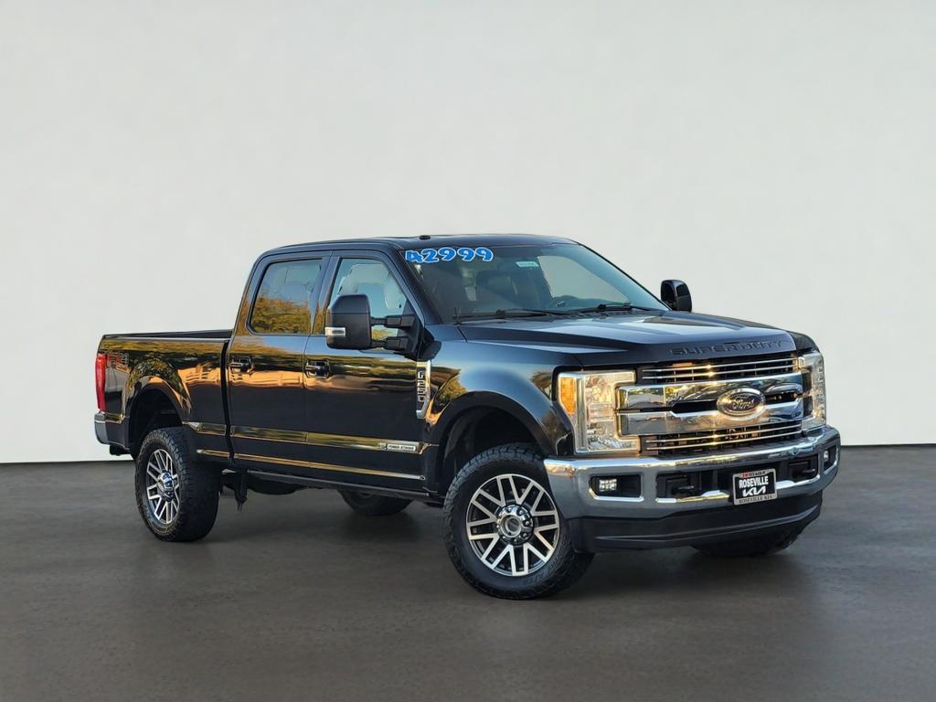 2017 Ford SUPER DUTY F-250 SRW LARIAT