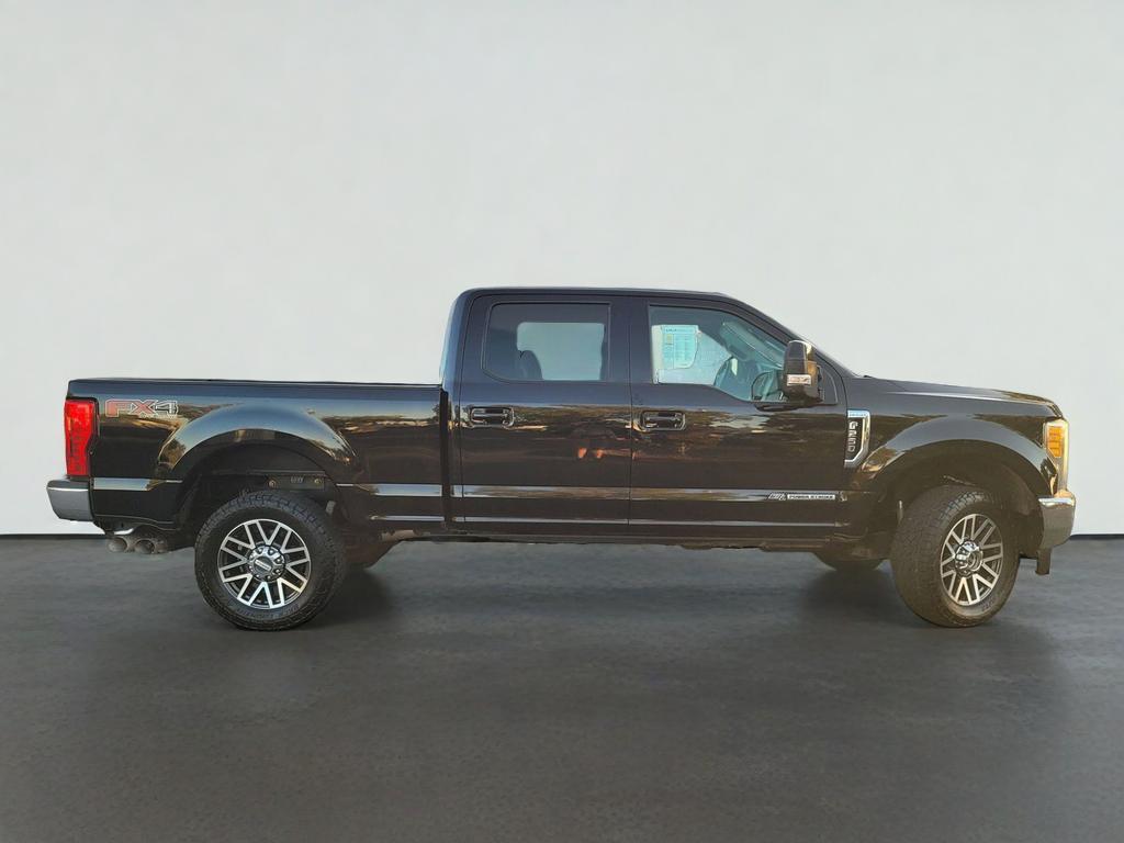 2017 Ford SUPER DUTY F-250 SRW LARIAT
