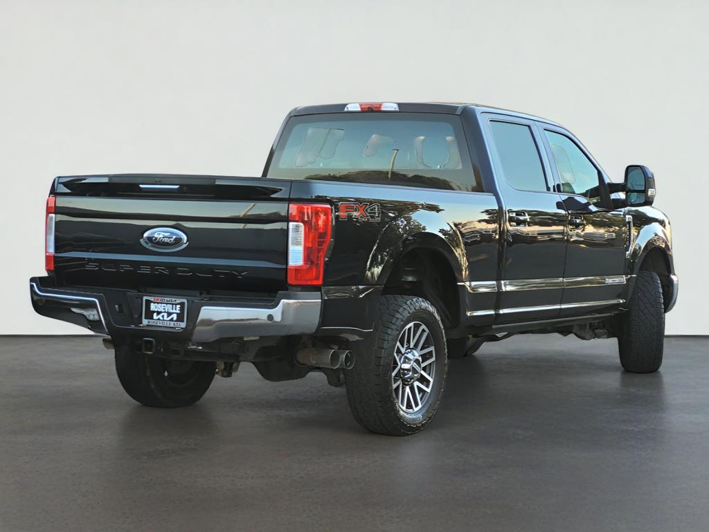 2017 Ford SUPER DUTY F-250 SRW LARIAT