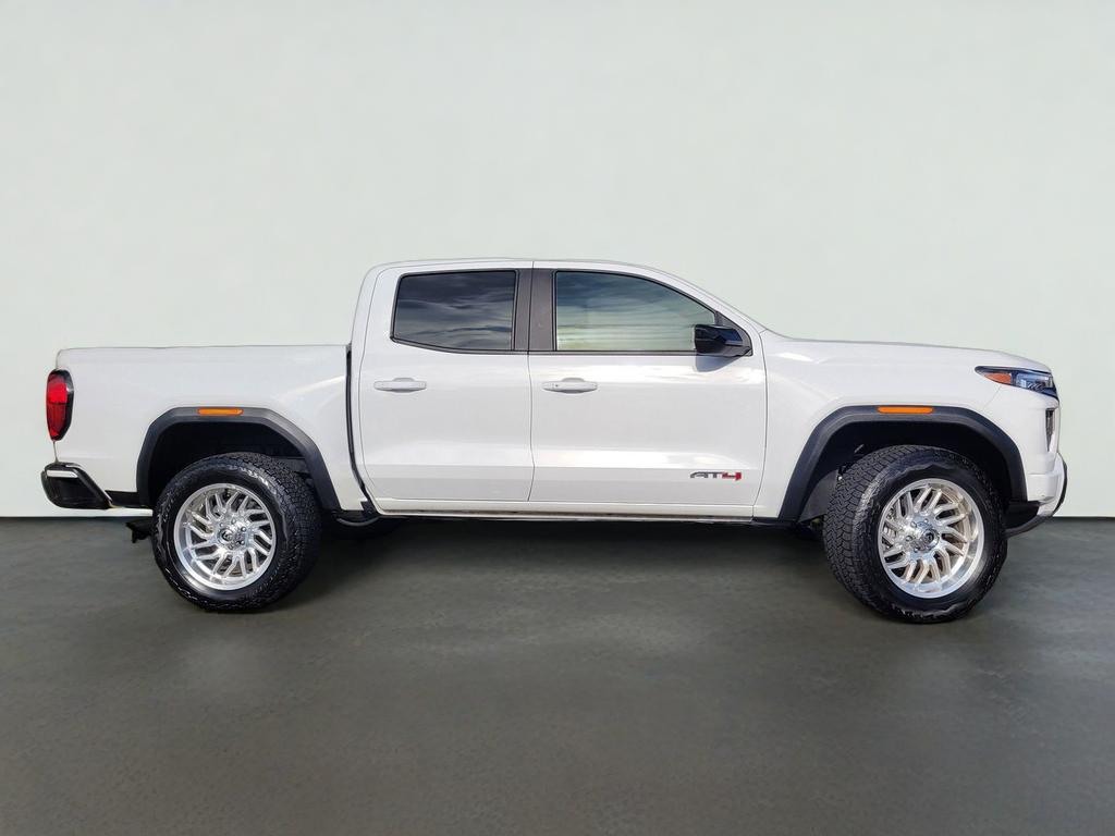 2024 GMC CANYON 4WD AT4