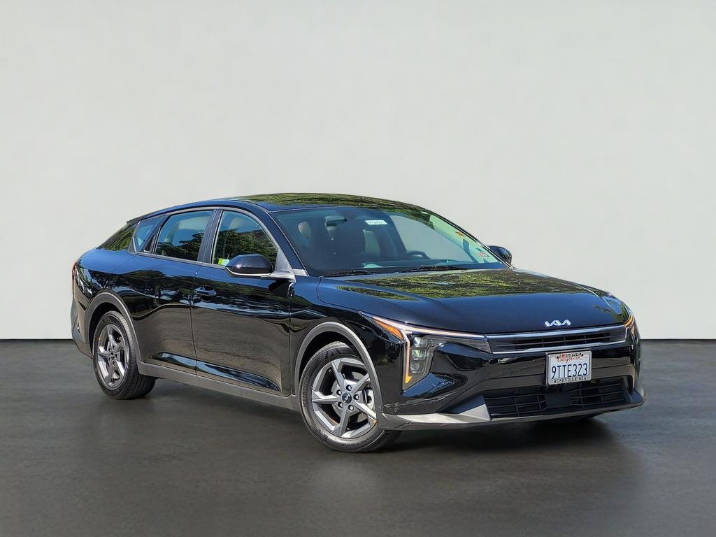 2025 Kia K4 LXS AT's photo