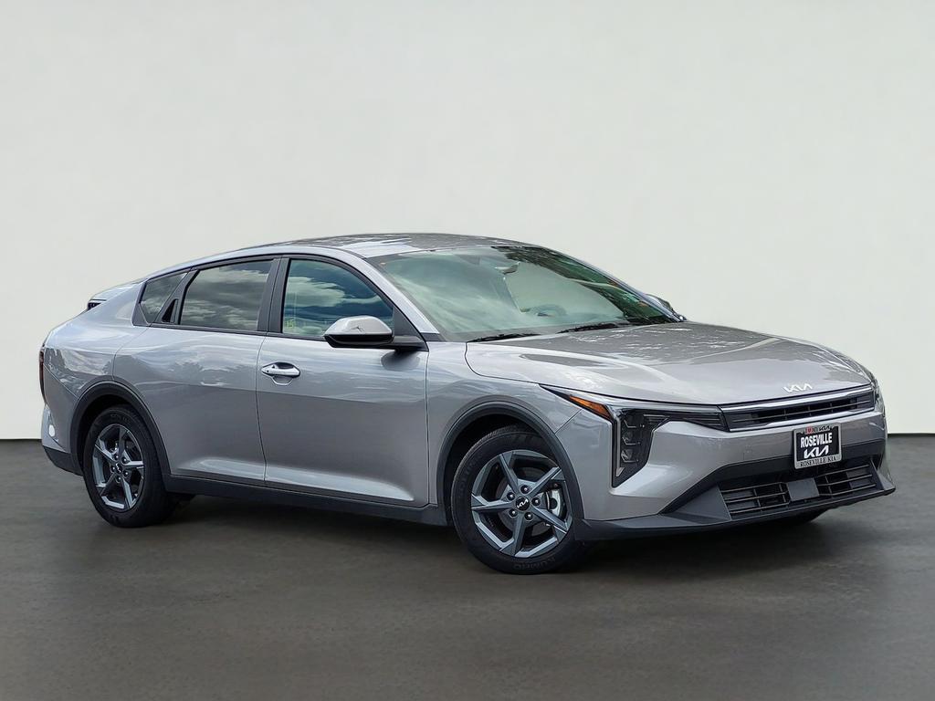 2025 Kia K4 LXS AT's photo