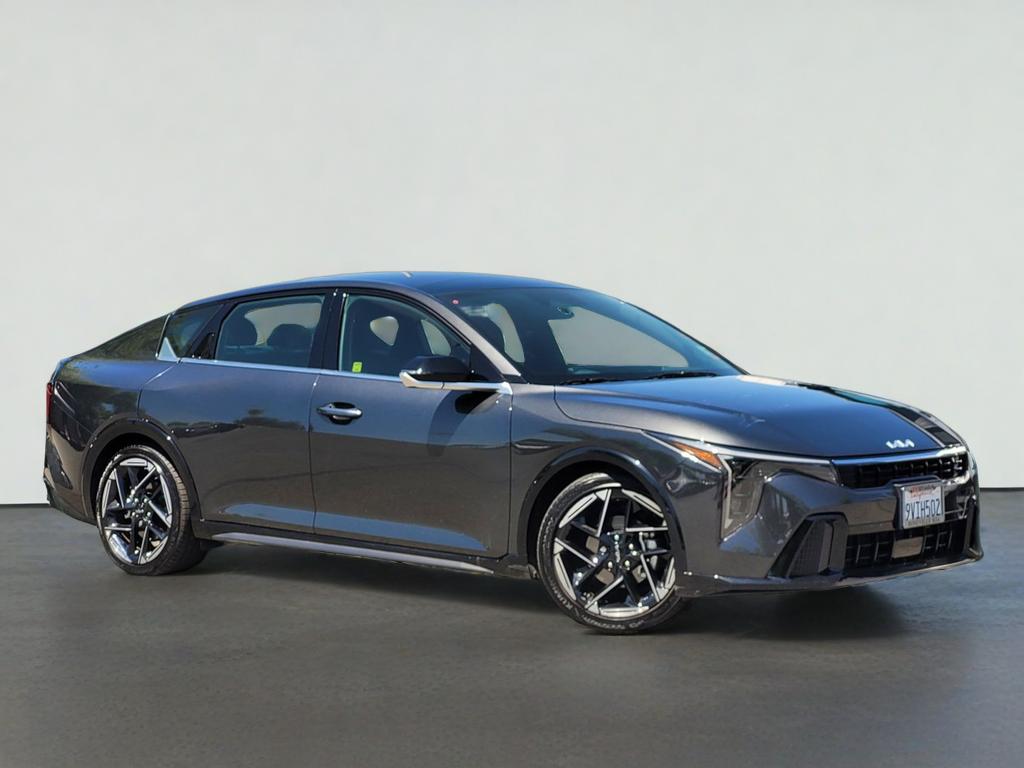 2025 Kia K4 GT-Line AT's photo