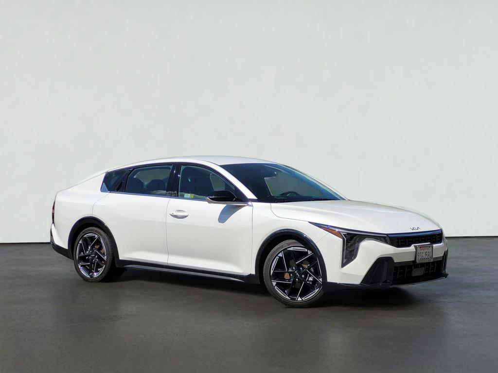 2025 Kia K4 GT-Line AT's photo
