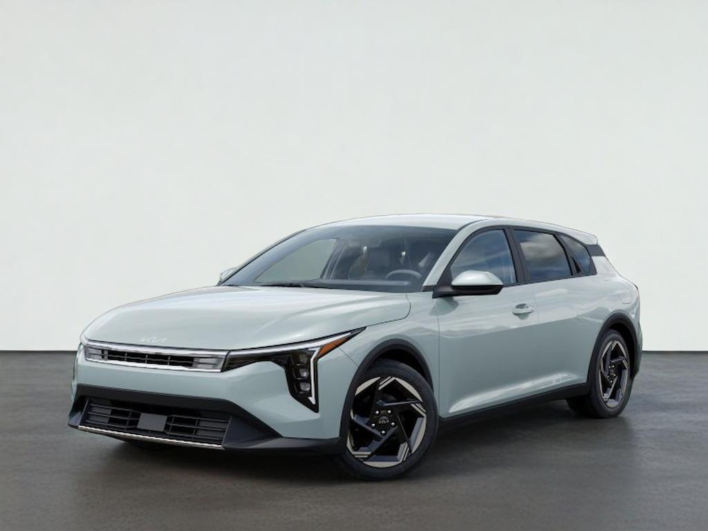 2026 Kia K4 EX AT Hatchback's photo