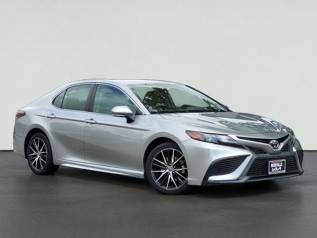 2022 Toyota CAMRY SE