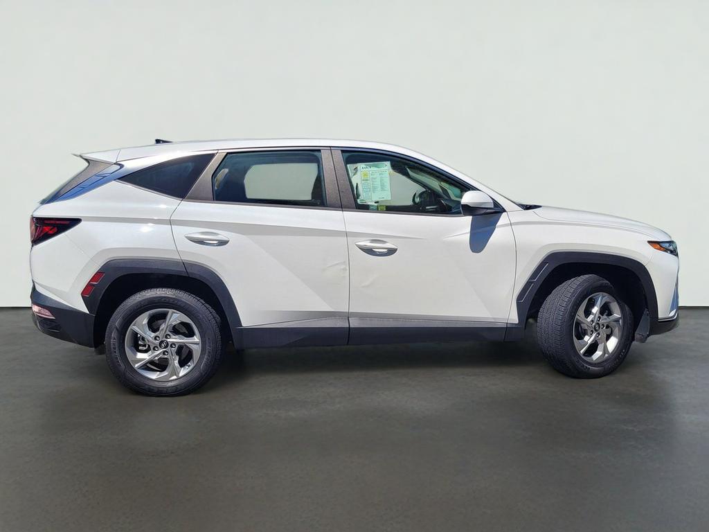 2022 Hyundai TUCSON SE