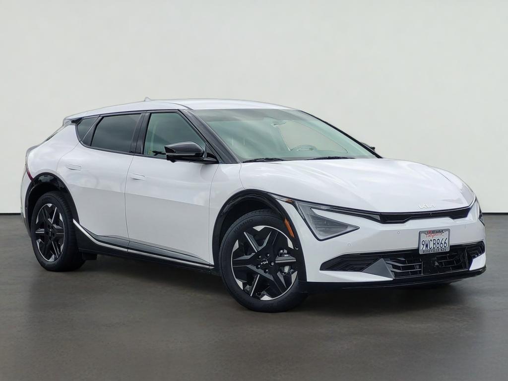 2025 Kia EV6 Wind's photo