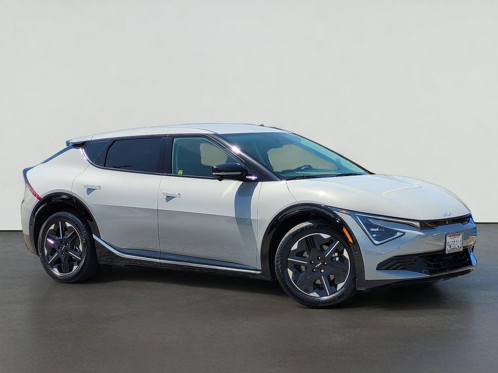 2025 Kia EV6 Wind's photo