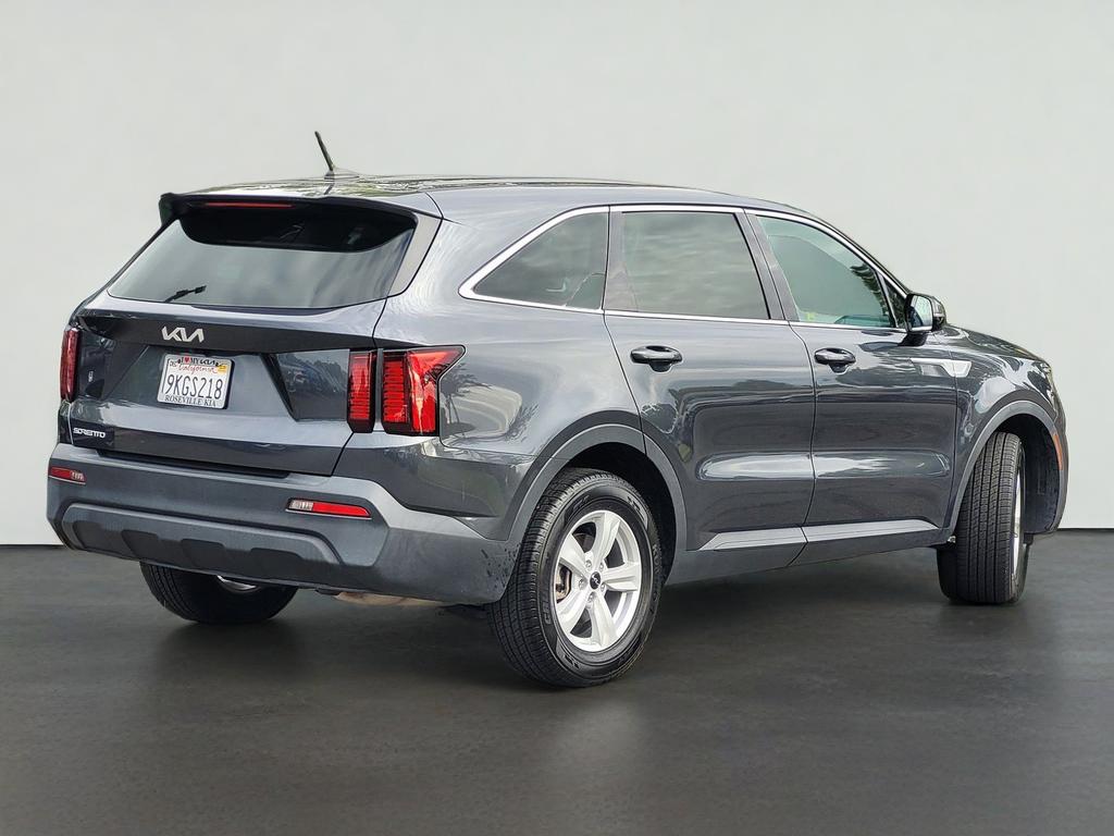 2023 Kia SORENTO LX