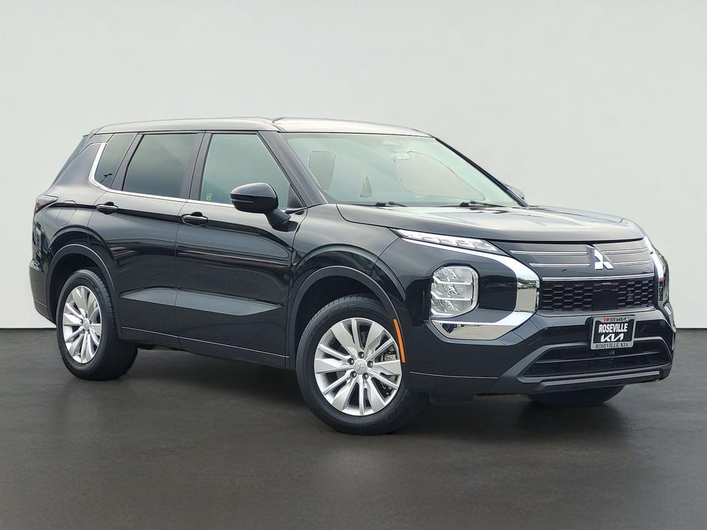 2025 Mitsubishi OUTLANDER ES