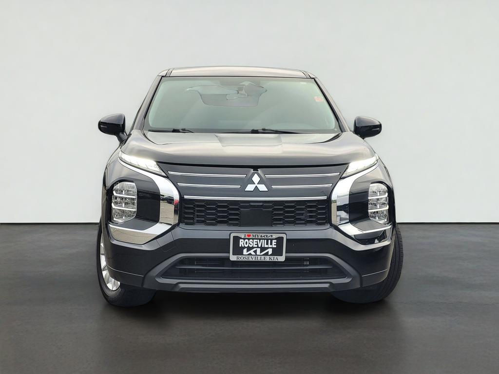 2025 Mitsubishi OUTLANDER ES