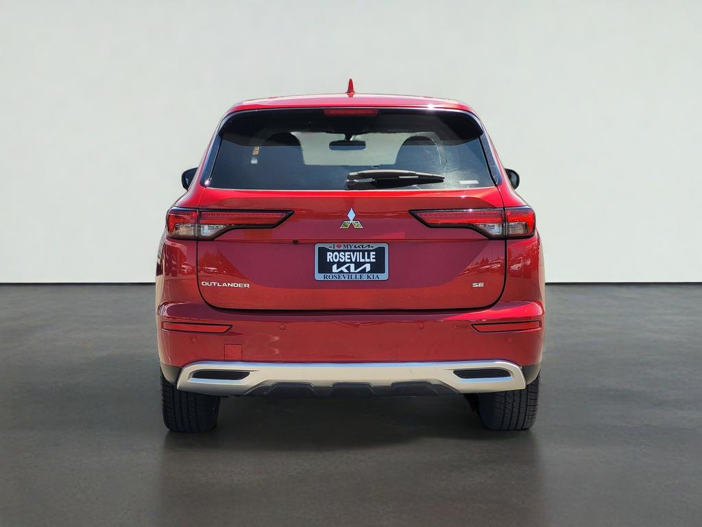 2024 Mitsubishi OUTLANDER SE
