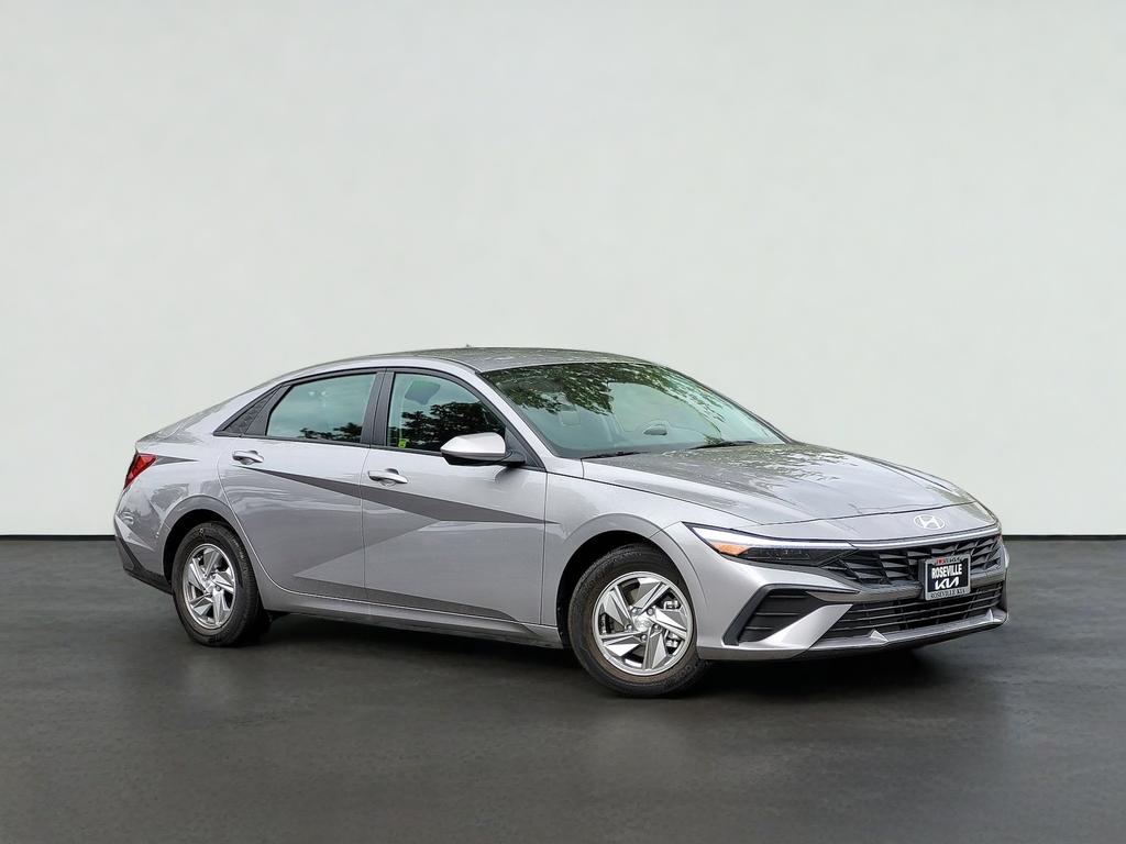2025 Hyundai ELANTRA SE