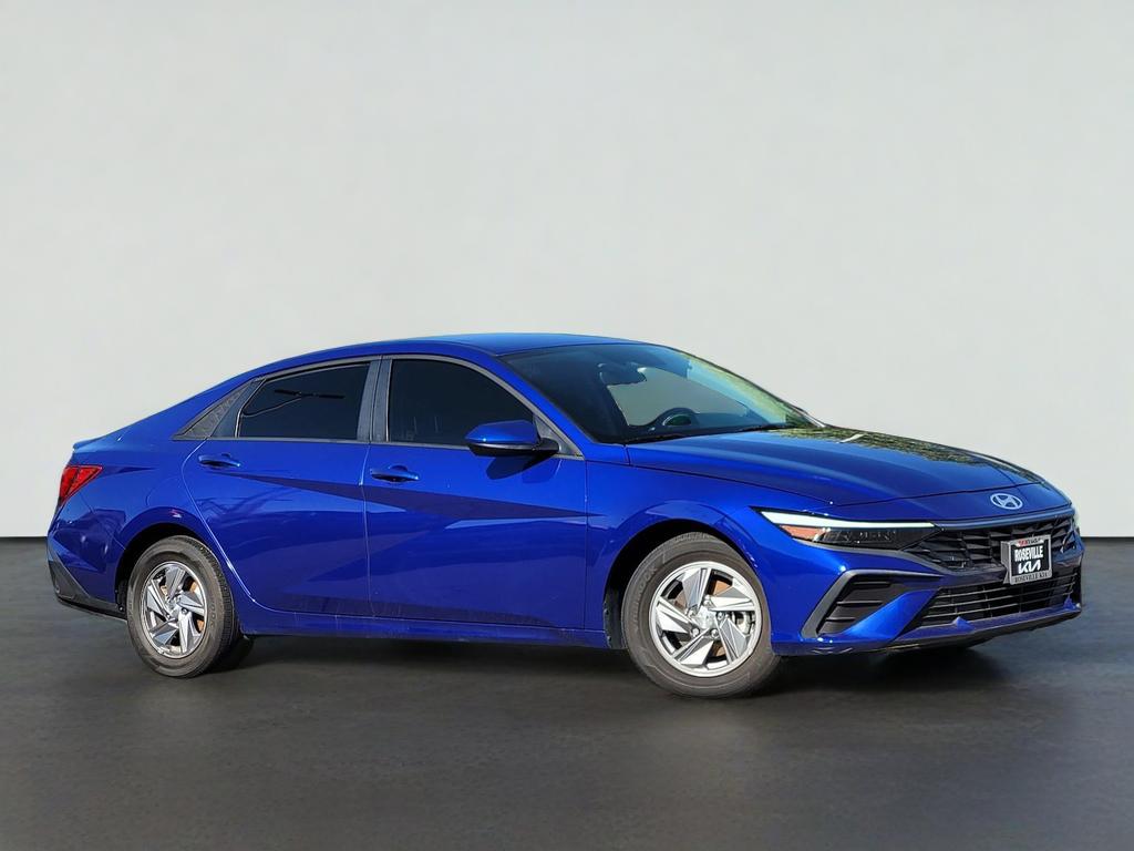 2025 Hyundai ELANTRA SE