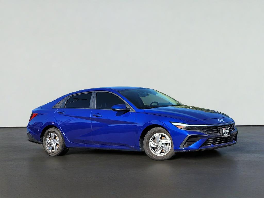 2025 Hyundai ELANTRA SE