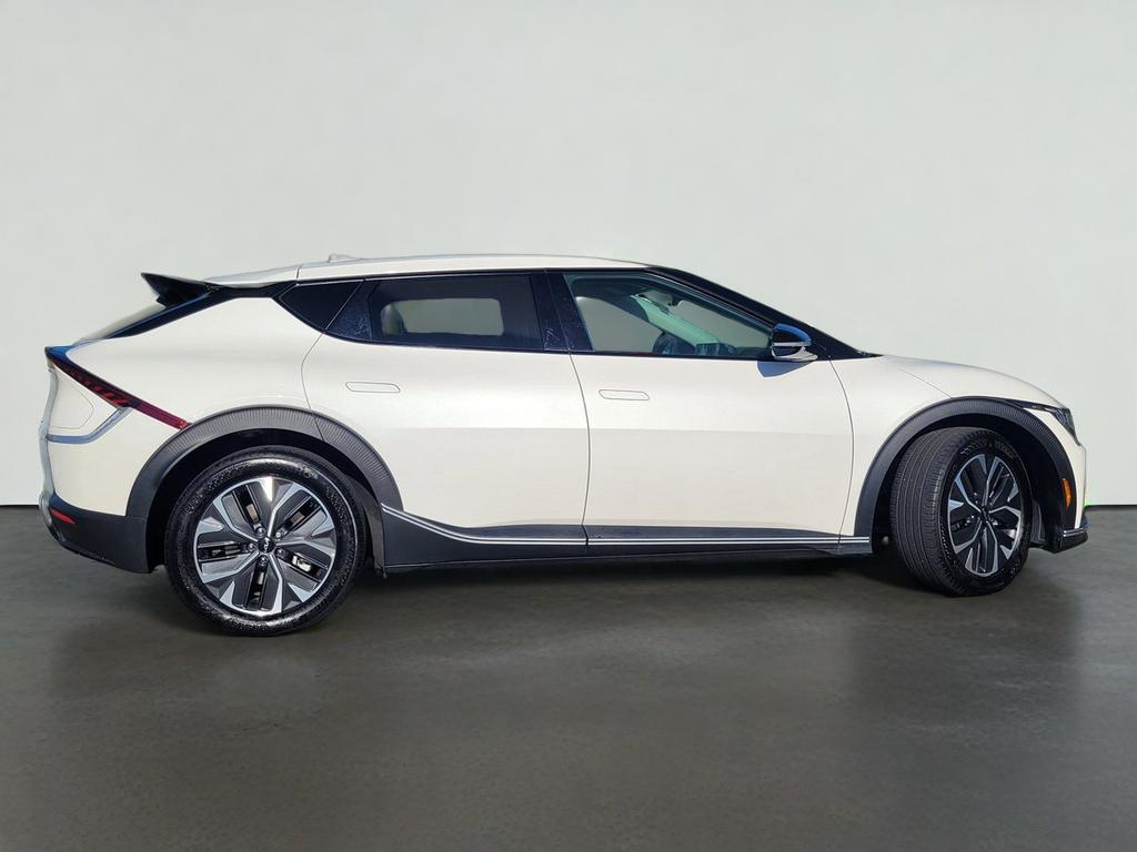 2024 Kia EV6 LIGHT