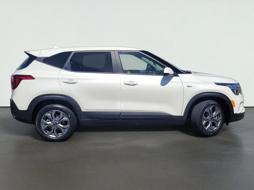 2024 Kia SELTOS LX