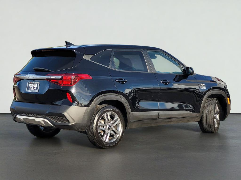 2023 Kia SELTOS LX