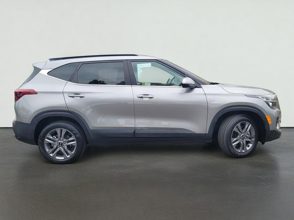 2023 Kia SELTOS S