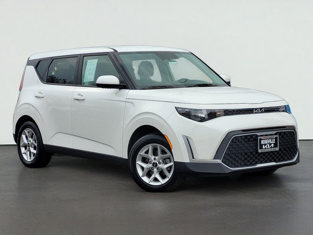 2025 Kia Soul 2.0L LX IVT's photo