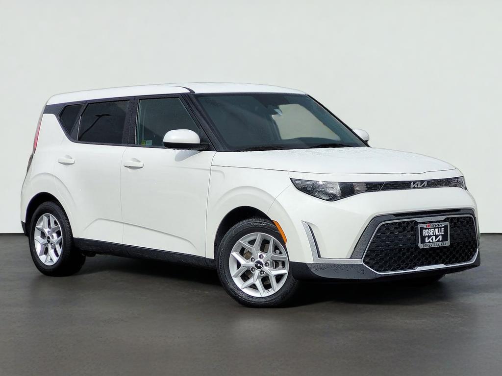 2025 Kia Soul 2.0L LX IVT's photo