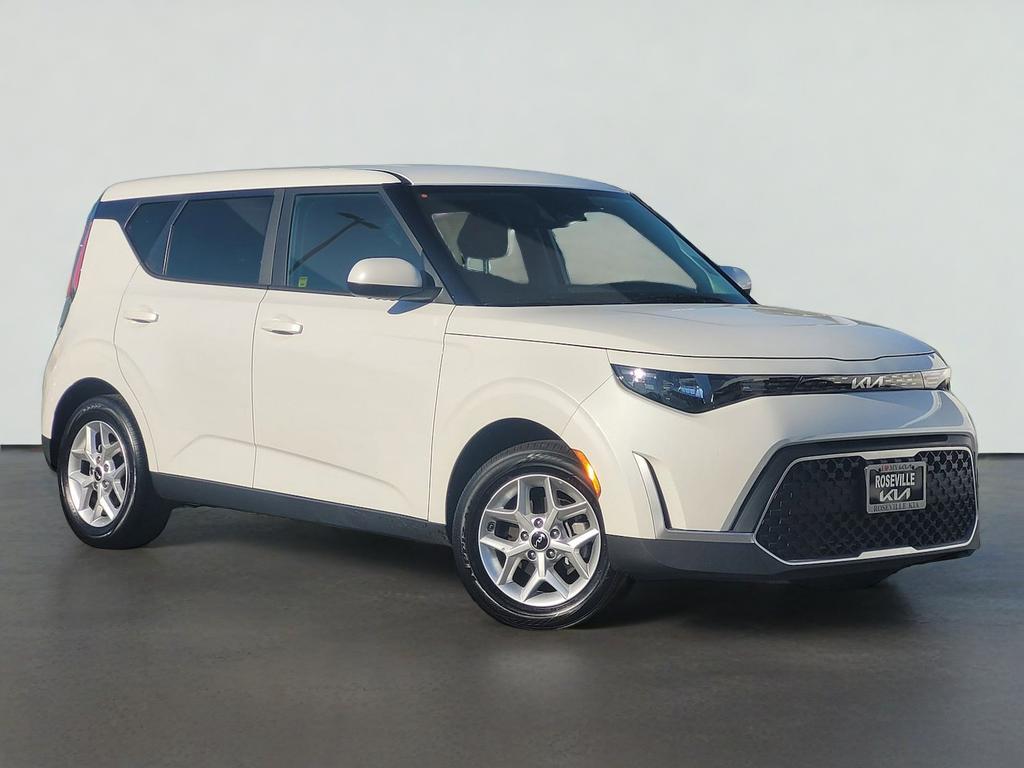 2025 Kia Soul 2.0L LX IVT's photo