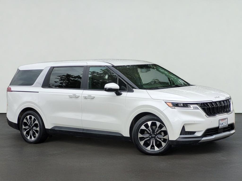2024 Kia CARNIVAL EX