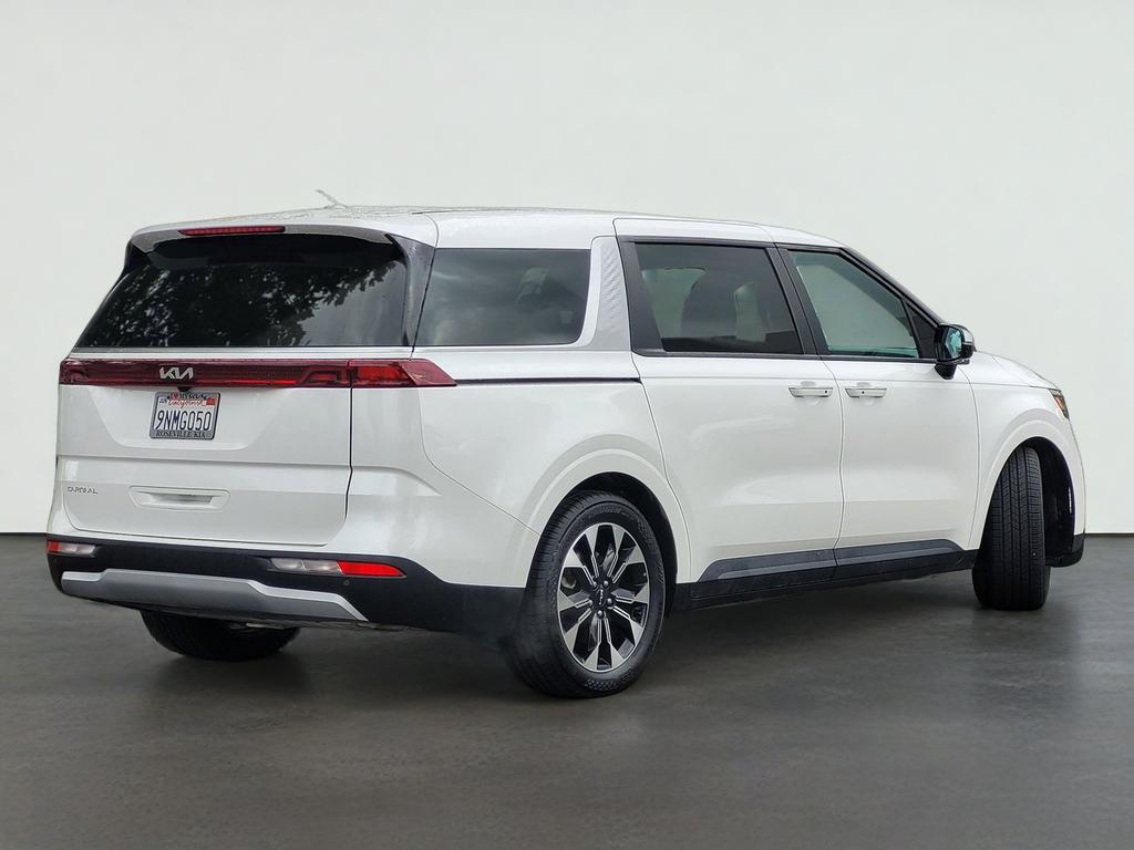 2024 Kia CARNIVAL EX