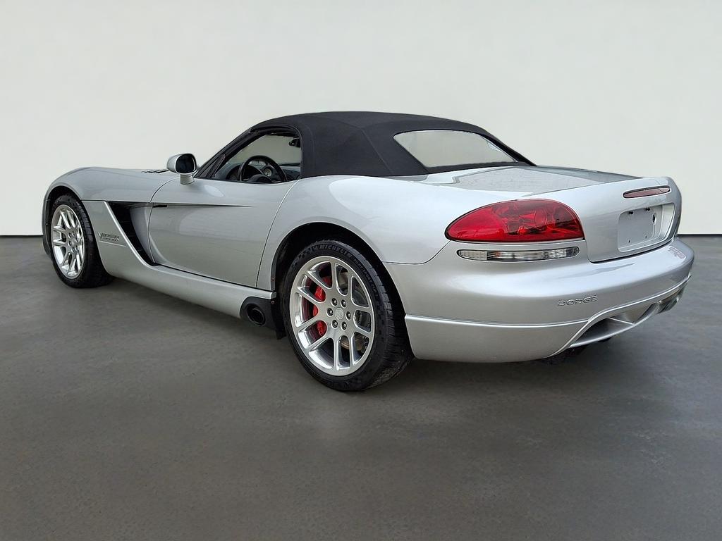 2004 Dodge Viper SRT10
