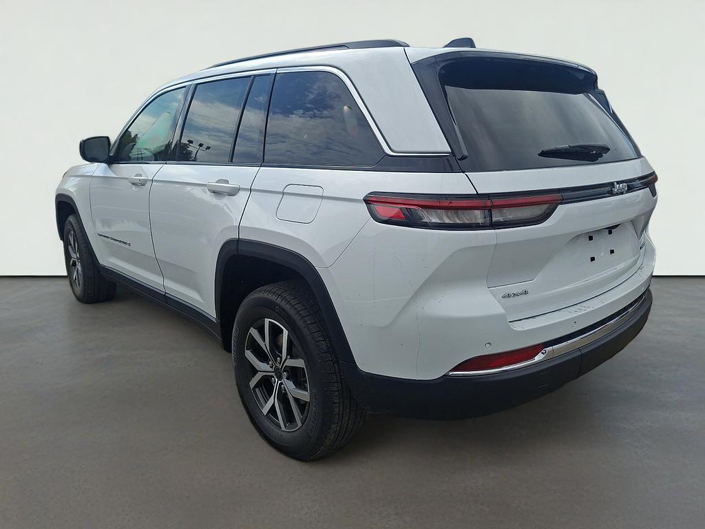 2027 Jeep Grand Cherokee GRAND CHEROKEE LAREDO X 4X4