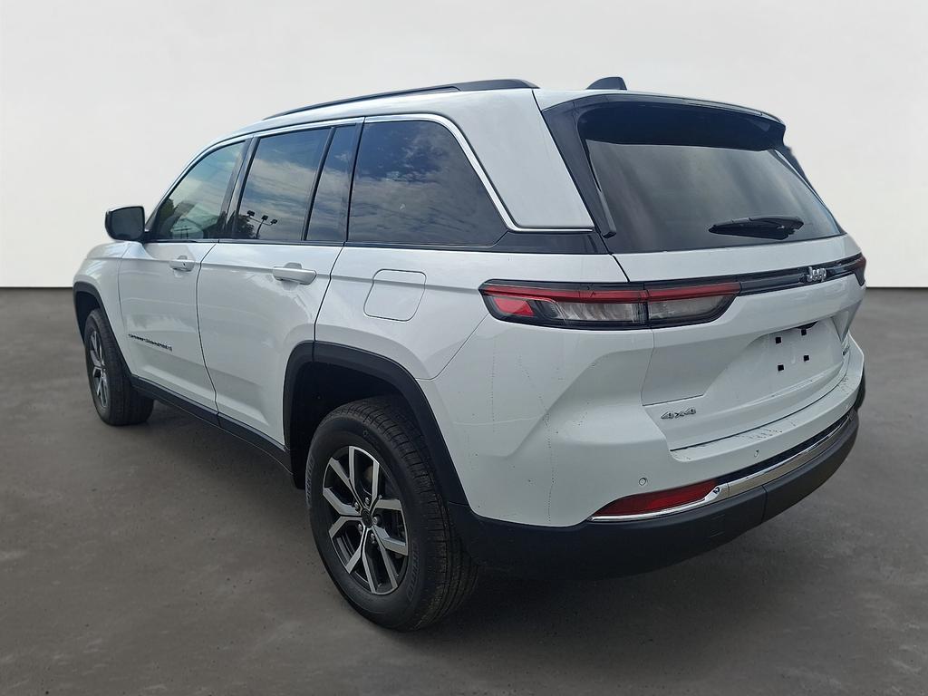2027 Jeep Grand Cherokee GRAND CHEROKEE LAREDO X 4X4