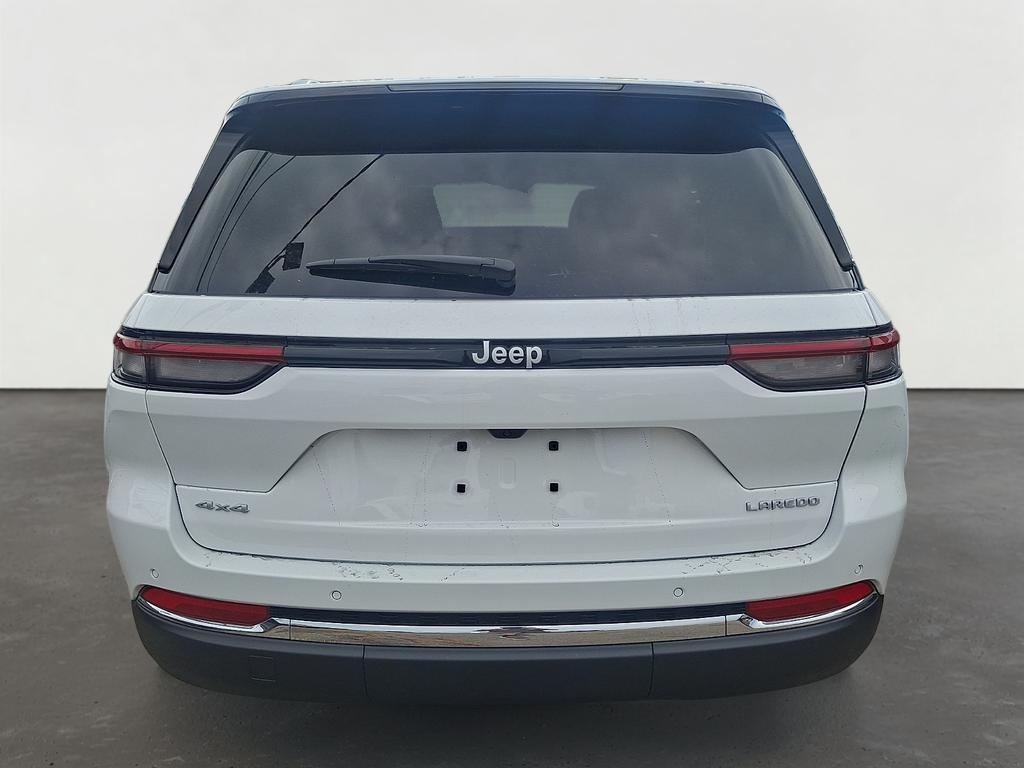 2027 Jeep Grand Cherokee GRAND CHEROKEE LAREDO X 4X4