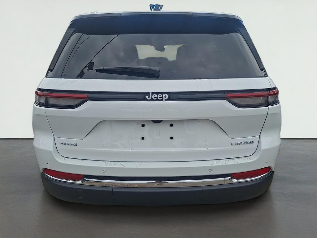 2027 Jeep Grand Cherokee GRAND CHEROKEE LAREDO X 4X4
