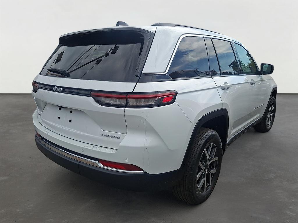 2027 Jeep Grand Cherokee GRAND CHEROKEE LAREDO X 4X4