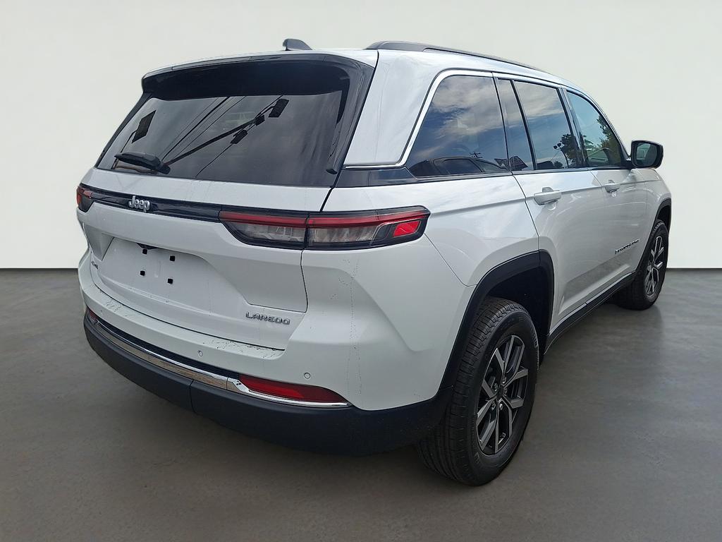2027 Jeep Grand Cherokee GRAND CHEROKEE LAREDO X 4X4