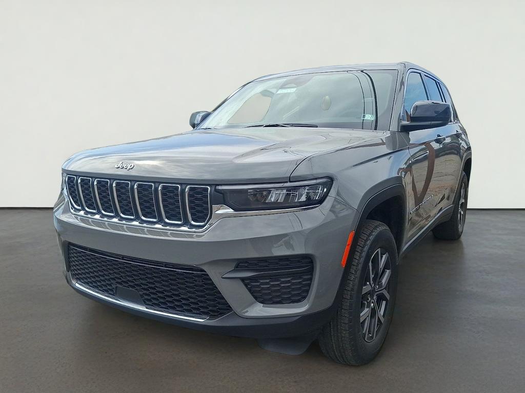 2027 Jeep Grand Cherokee GRAND CHEROKEE LAREDO X 4X4