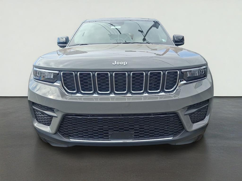 2027 Jeep Grand Cherokee GRAND CHEROKEE LAREDO X 4X4