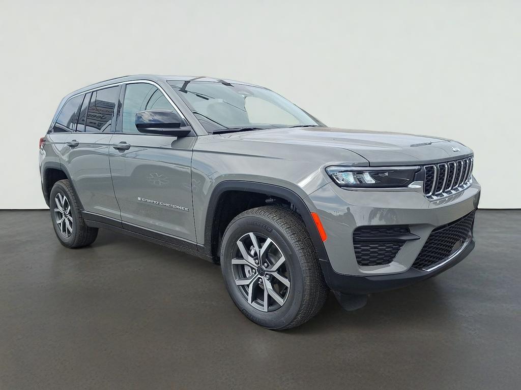 2027 Jeep Grand Cherokee GRAND CHEROKEE LAREDO X 4X4