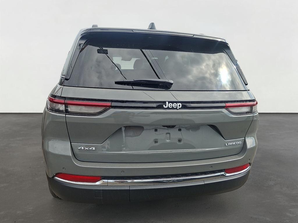 2027 Jeep Grand Cherokee GRAND CHEROKEE LAREDO X 4X4