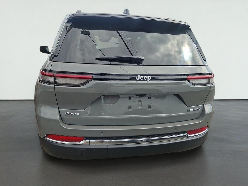 2027 Jeep Grand Cherokee GRAND CHEROKEE LAREDO X 4X4