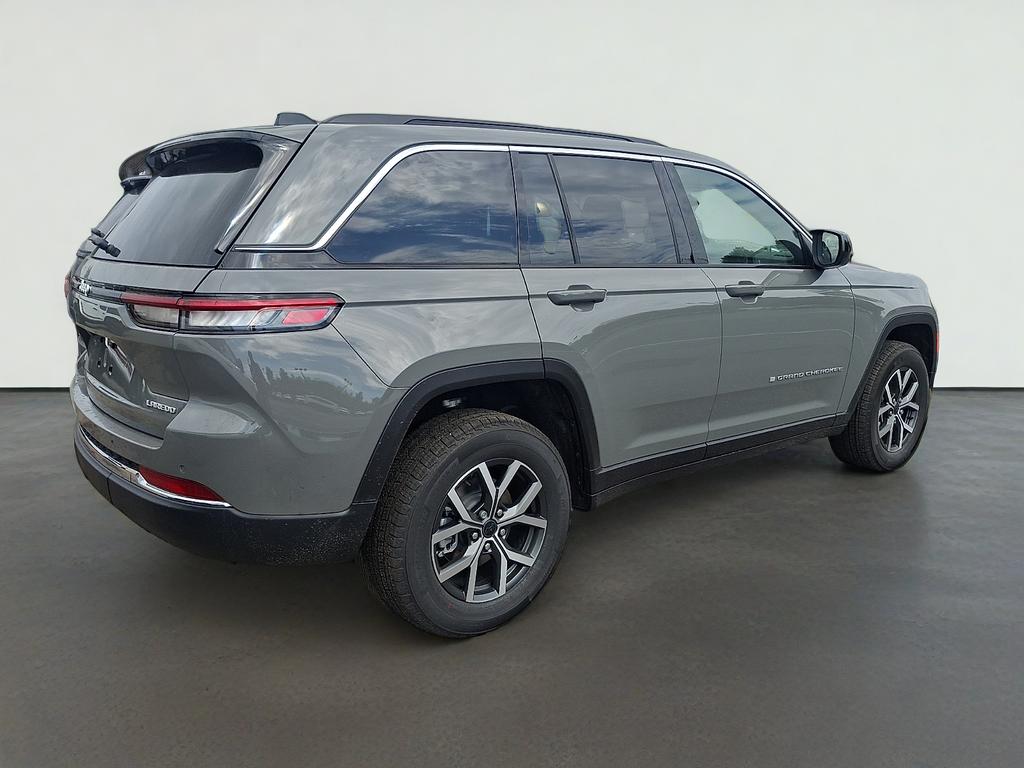 2027 Jeep Grand Cherokee GRAND CHEROKEE LAREDO X 4X4