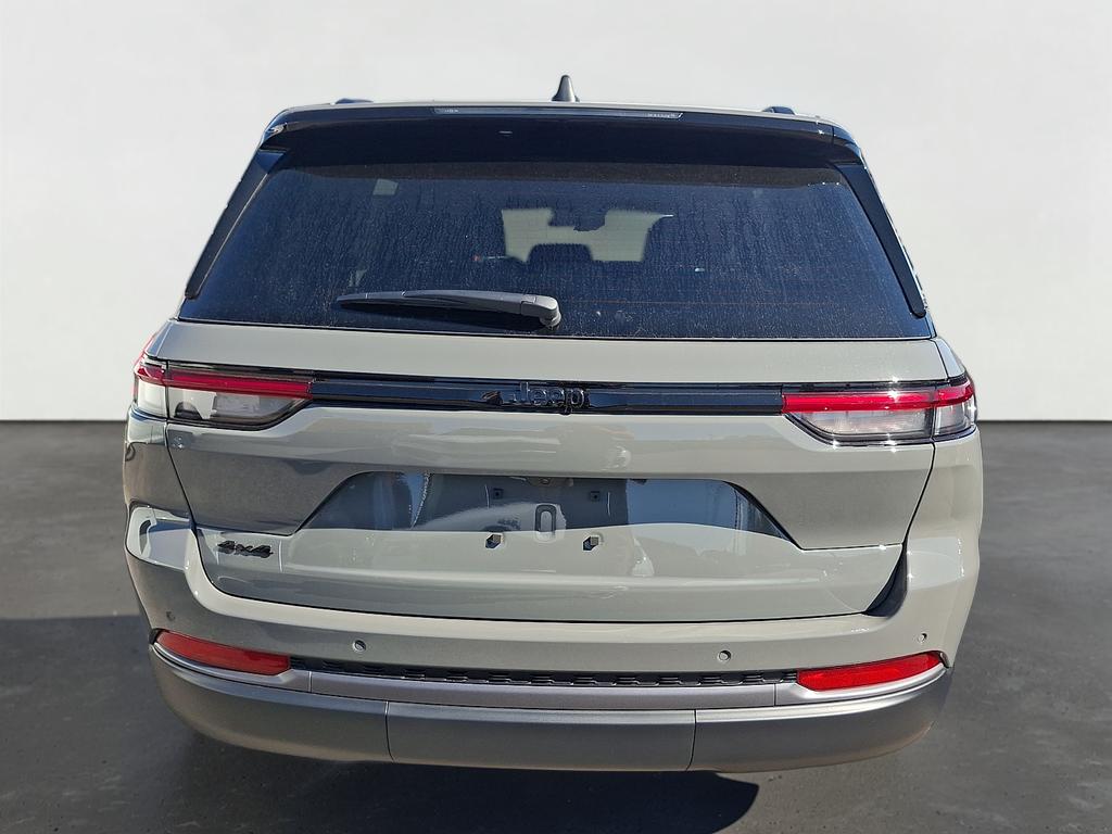 2027 Jeep Grand Cherokee GRAND CHEROKEE LAREDO ALTITUDE 4X4