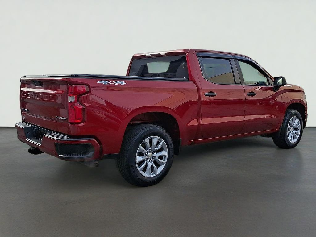 2021 Chevrolet Silverado 1500 4WD Crew Cab Short Bed Custom