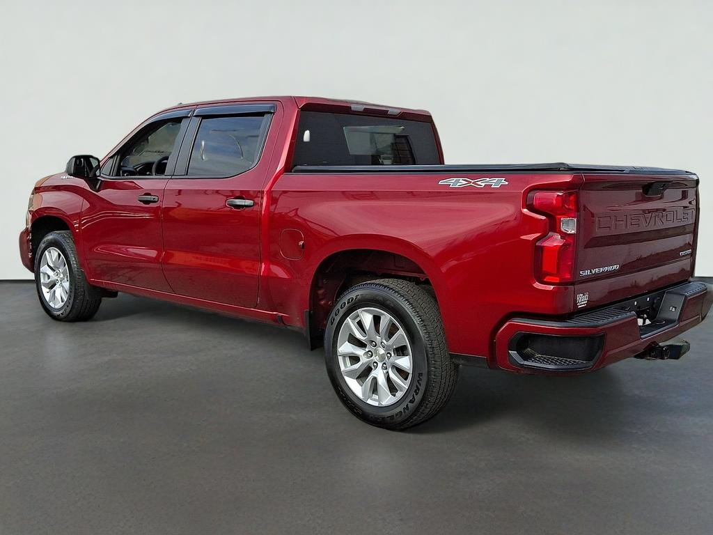 2021 Chevrolet Silverado 1500 4WD Crew Cab Short Bed Custom