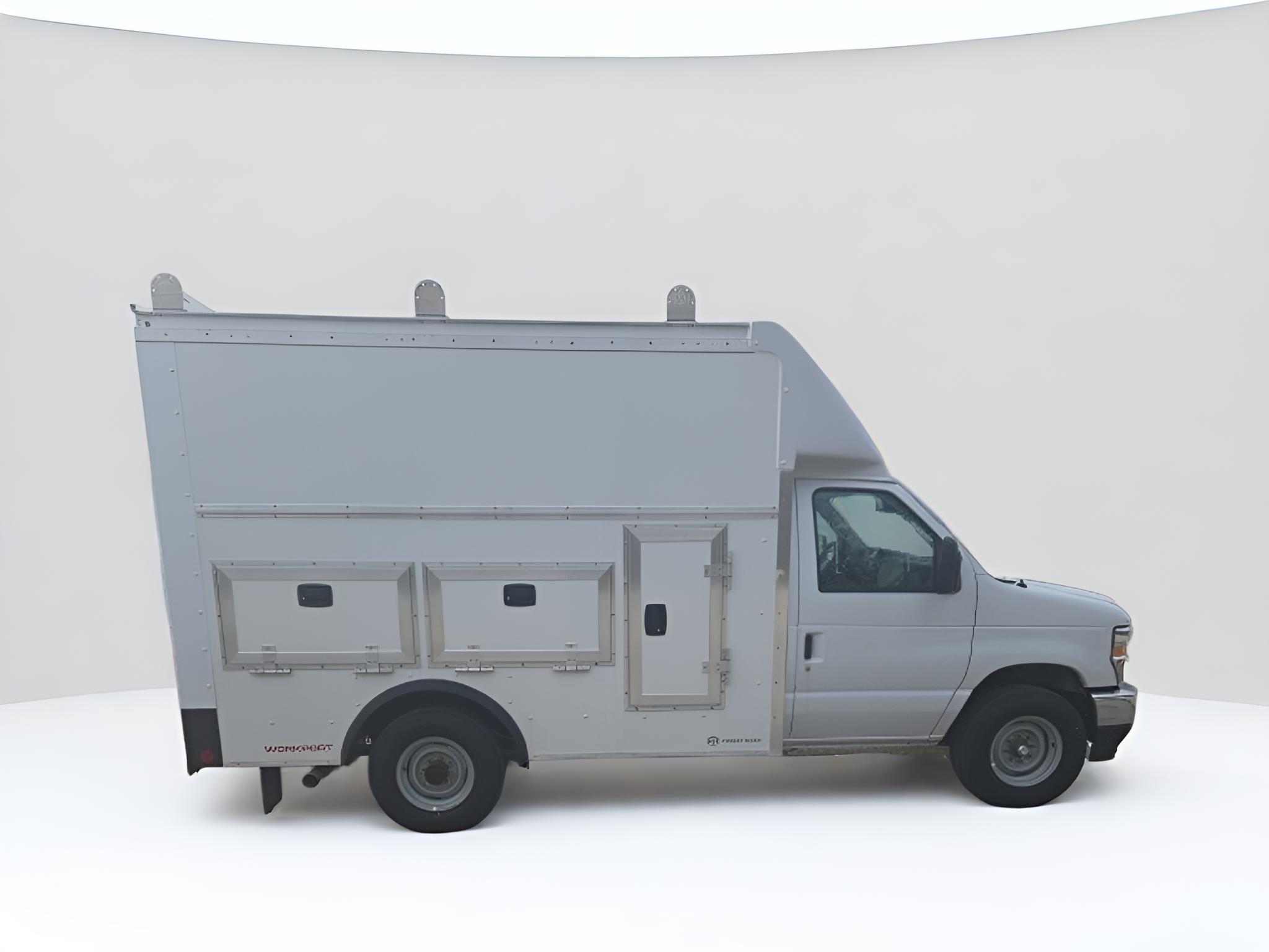 2026 Ford E-Series Cutaway E-350 SRW 138 WB