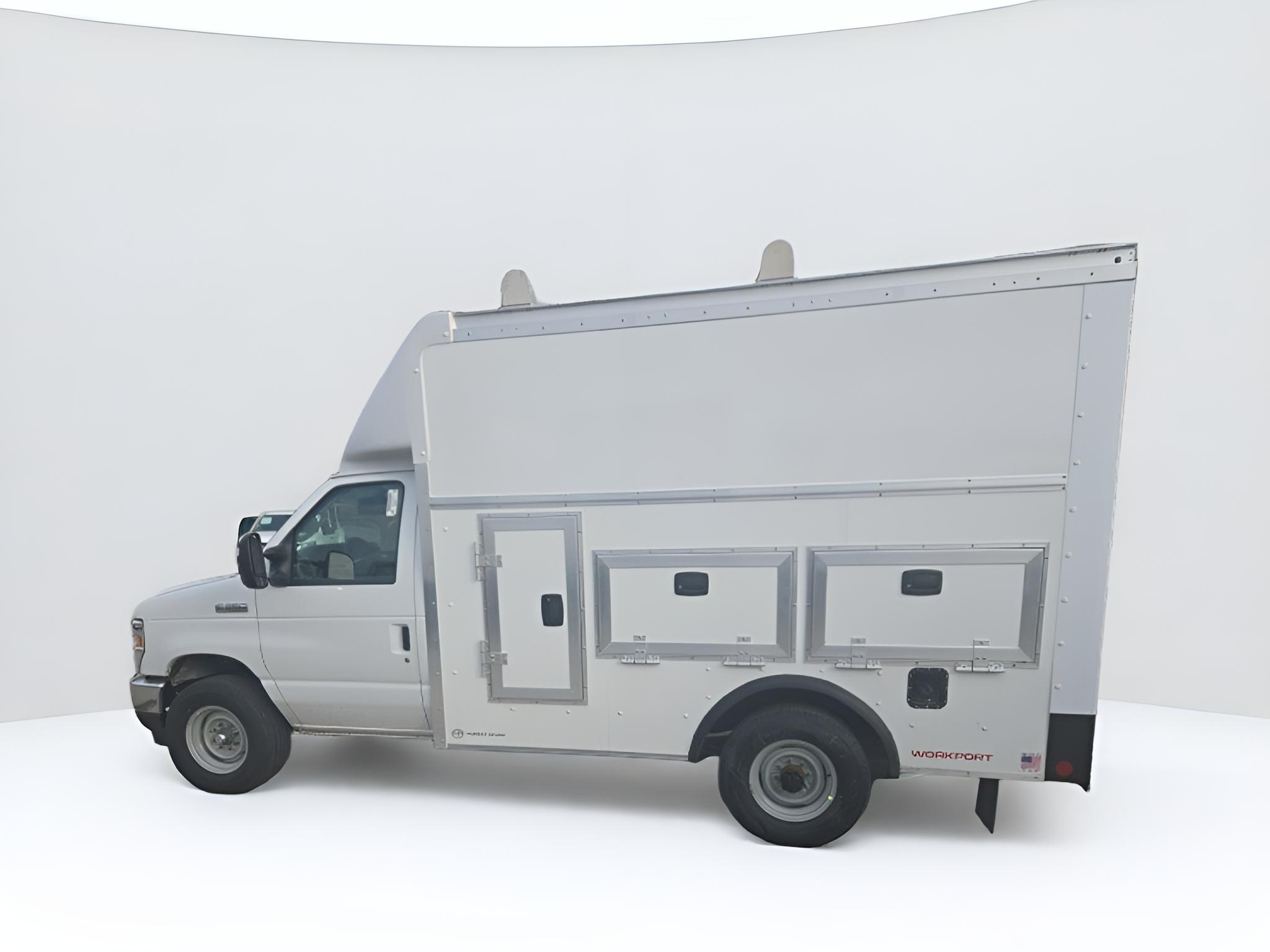 2026 Ford E-Series Cutaway E-350 SRW 138 WB